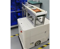 二维码导航方式AGV与自动化流水线合作